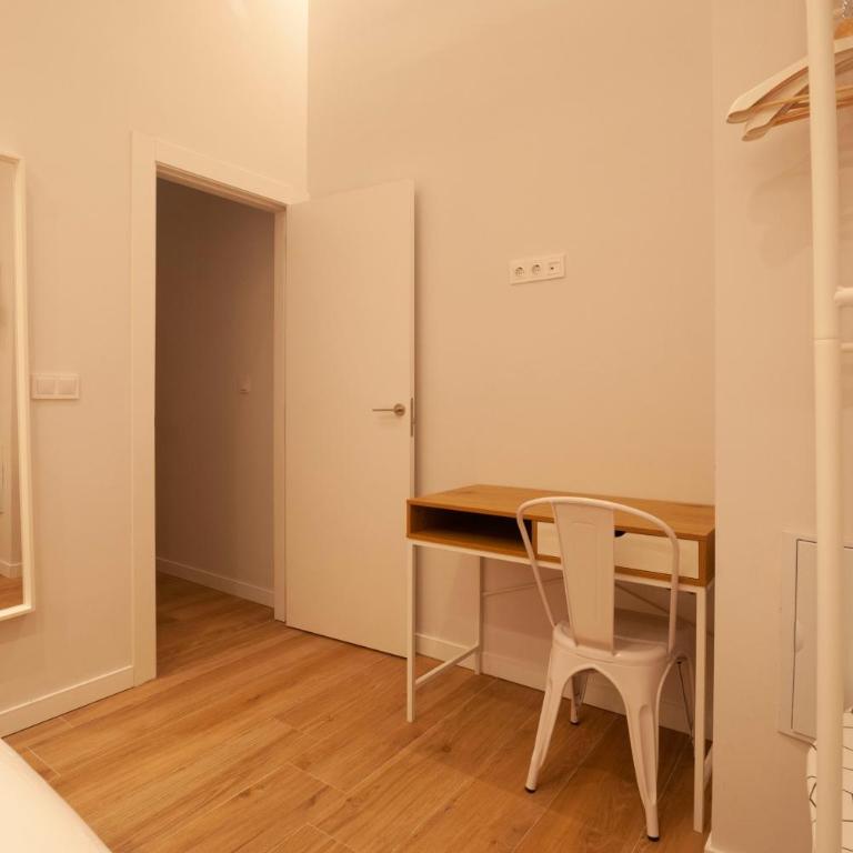 Quiet Loft - Two-Bedroom Apartment - 29