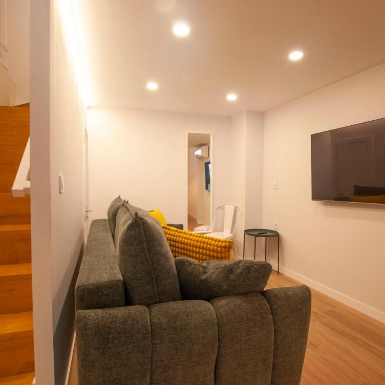Quiet Loft - Two-Bedroom Apartment - 11