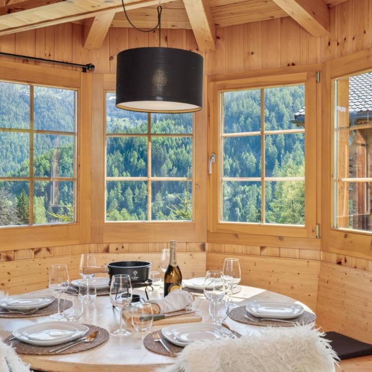Chalet Belle Vue – Alpine Charm with a View to Remember - Chalet - 2