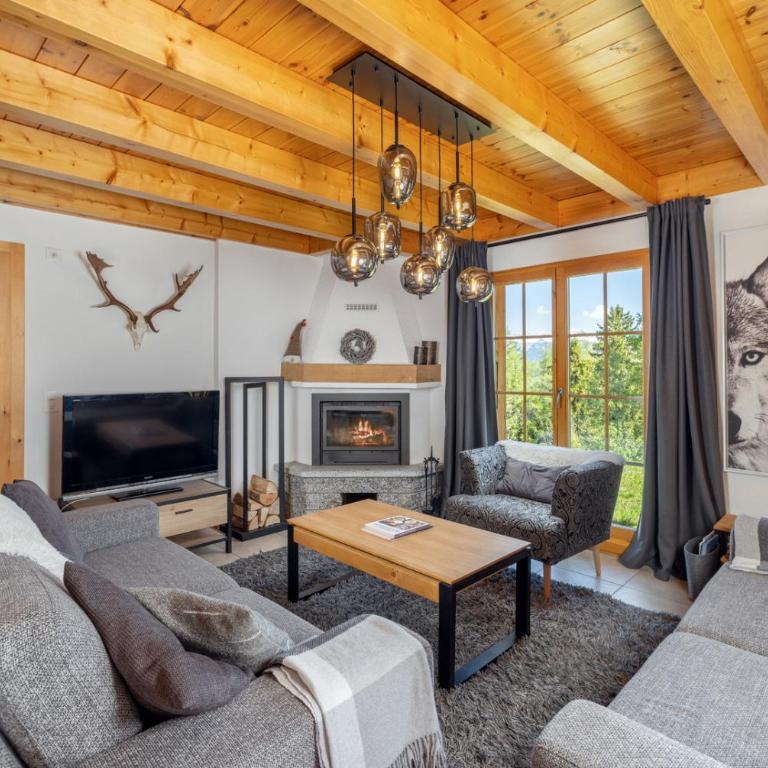 Chalet Belle Vue – Alpine Charm with a View to Remember - Chalet - 13