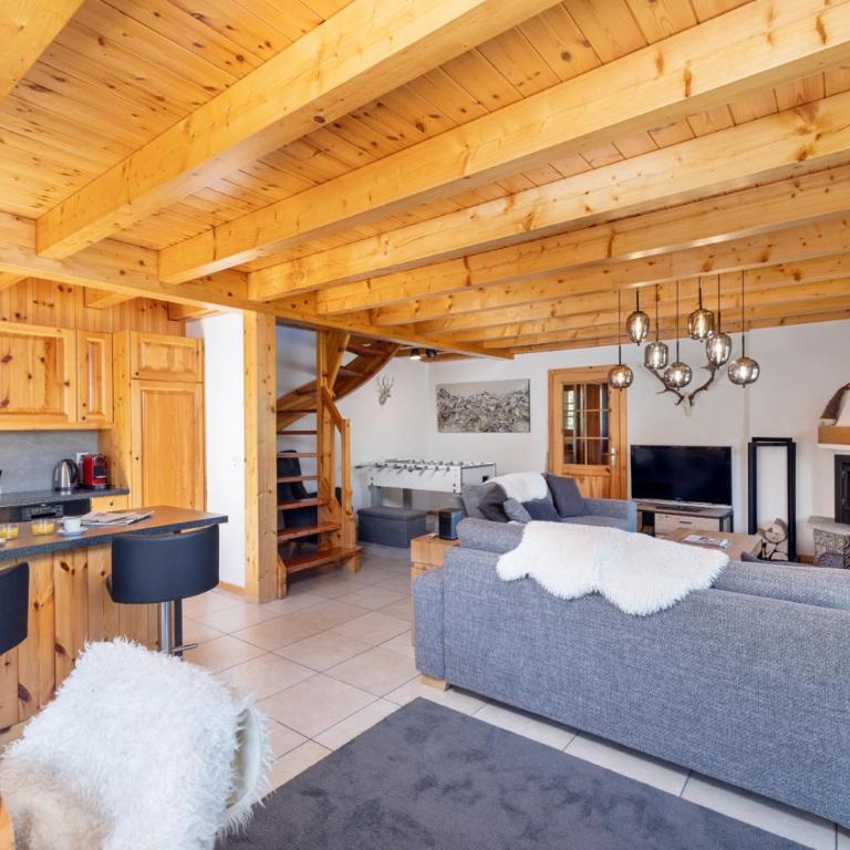 Chalet Belle Vue – Alpine Charm with a View to Remember - Chalet - 14