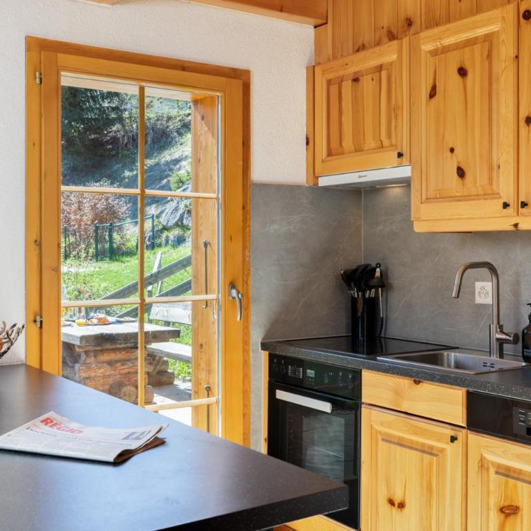 Chalet Belle Vue – Alpine Charm with a View to Remember - Chalet - 16