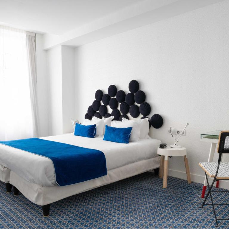 Hotel 34B - Astotel - Twin Room - Disability Access - 2