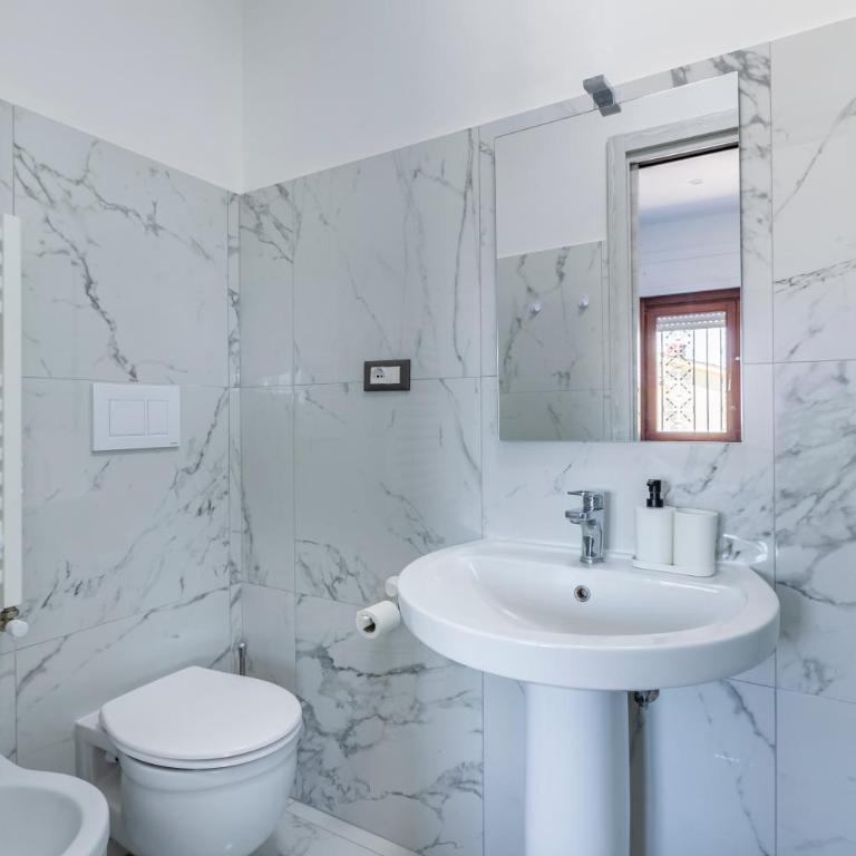 ROME PLACE guest house - Camera Matrimoniale Deluxe con Vasca - 17