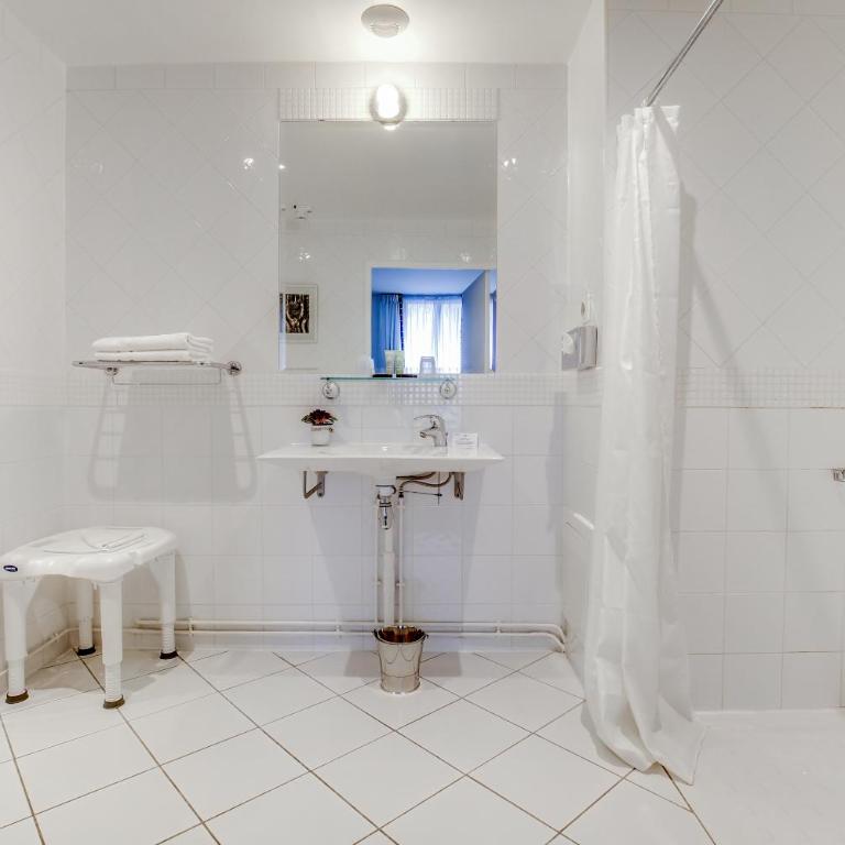 Hotel Lorette - Astotel - Twin Room - Disability Access - 5