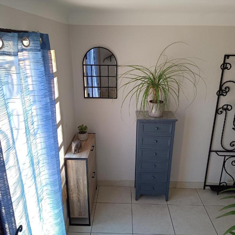 Studio cosy, tout équipé, WI-FI proche Clinique Saint-Pierre - Chambre Double - 10
