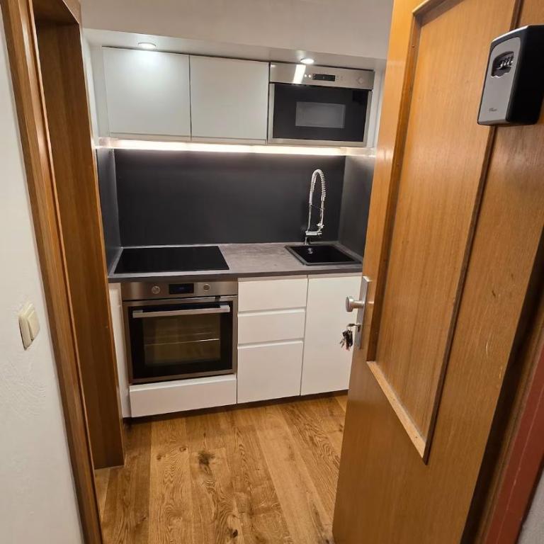 Ferienwohnung Klein - Apartment with Shower - 1