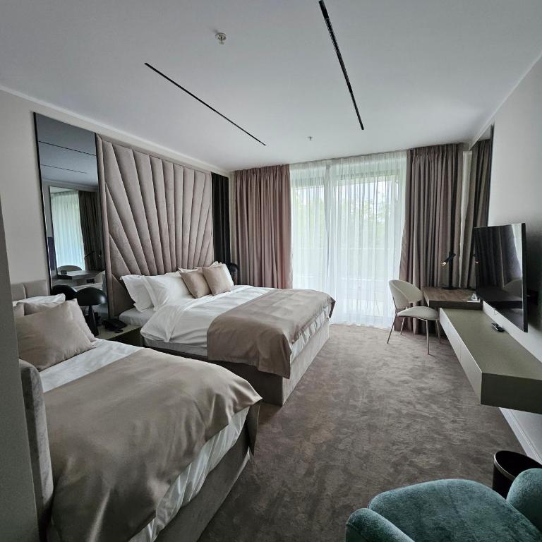 New Belgrade Premium Hotel - Superior Triple Room - 1