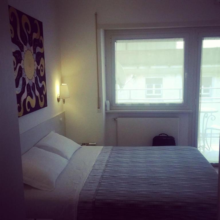 Buonarroti Guest House - Camera Matrimoniale con Balcone - 2
