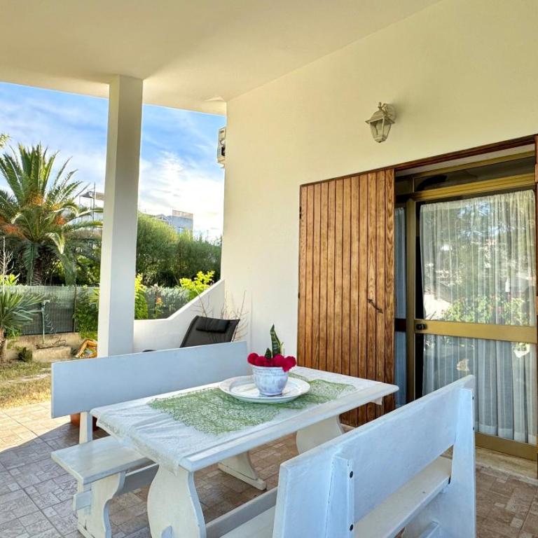 Tina's Tiny House - 10 meters from the beach - Casa con 2 Camere da Letto - 4