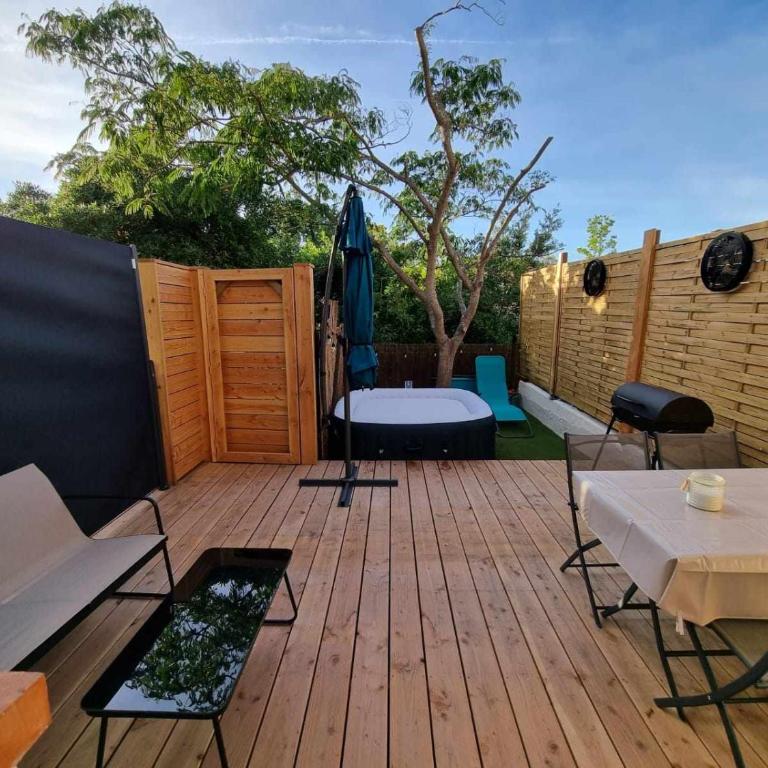 Maison avec jacuzzi privé à 5 min de la plage à St Aygulf - Haus mit 1 Schlafzimmer - 2