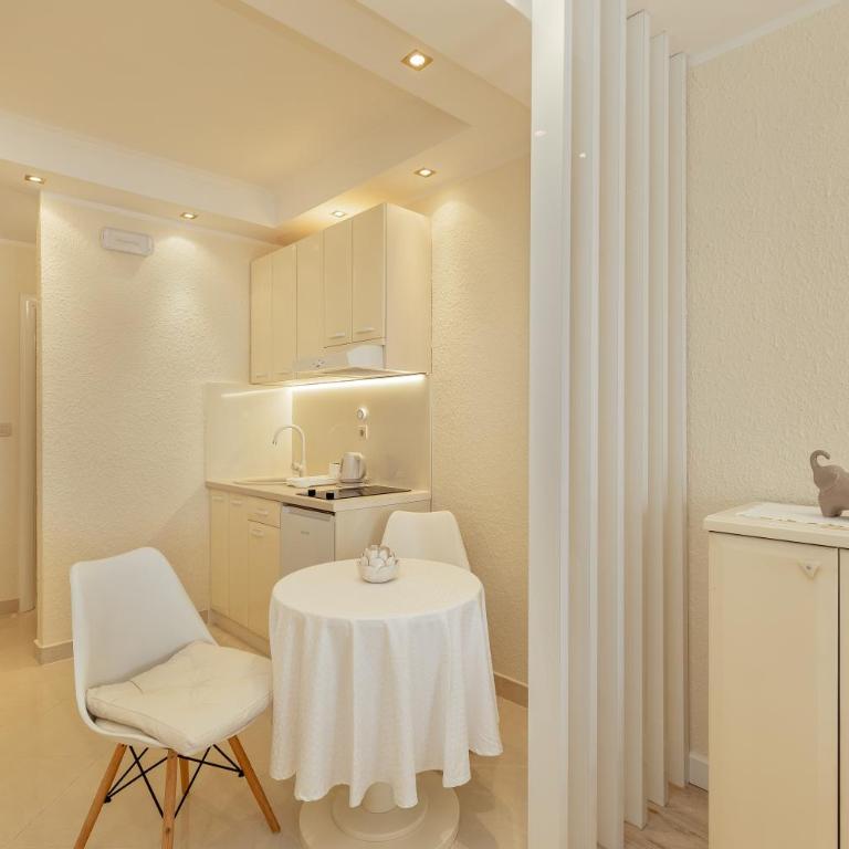 Apartments Porobic - Studio with Sea View - 9