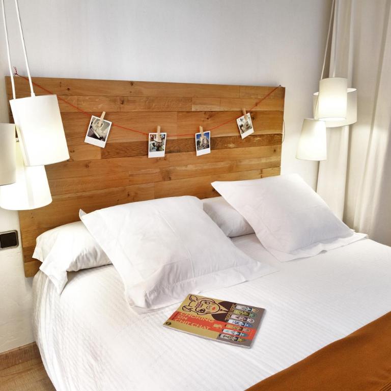 Feelathome Center Apartments - Two-Bedroom Apartment - Passatge Maiol Street - 1