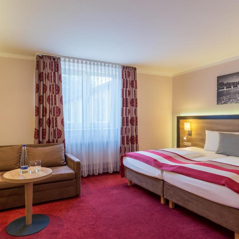Hotel Wetterstein - Superior Zimmer mit Blick auf den Innenhof - 3
