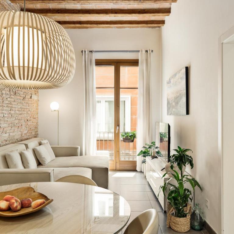 Ola Living MACBA - Two-Bedroom Apartment - 1