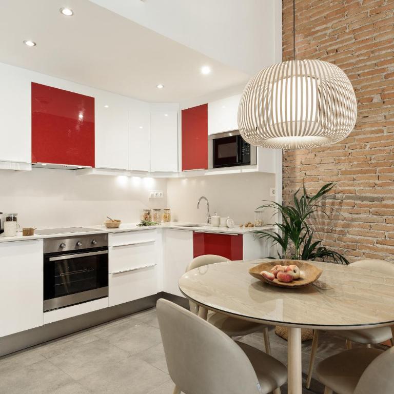 Ola Living MACBA - Two-Bedroom Apartment - 6