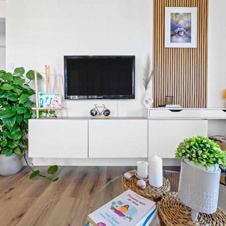 Saloia Apart - Two-Bedroom Apartment - 12
