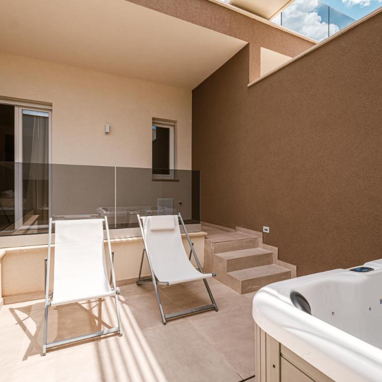 Eleia Domos - Aurea Rooms - Camera Matrimoniale Deluxe con Balcone - 3