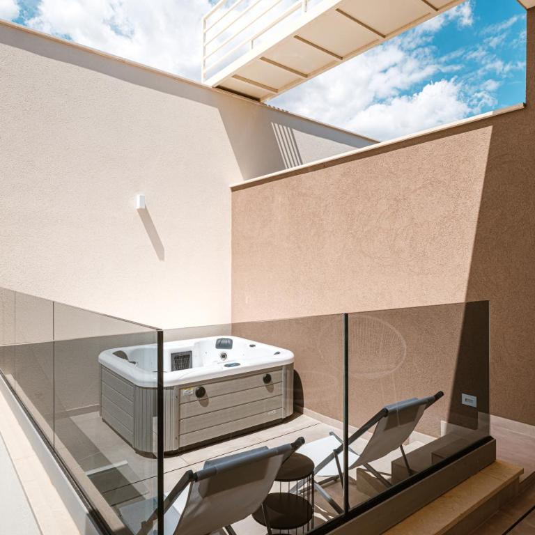 Eleia Domos - Aurea Rooms - Camera Matrimoniale Deluxe con Balcone - 5