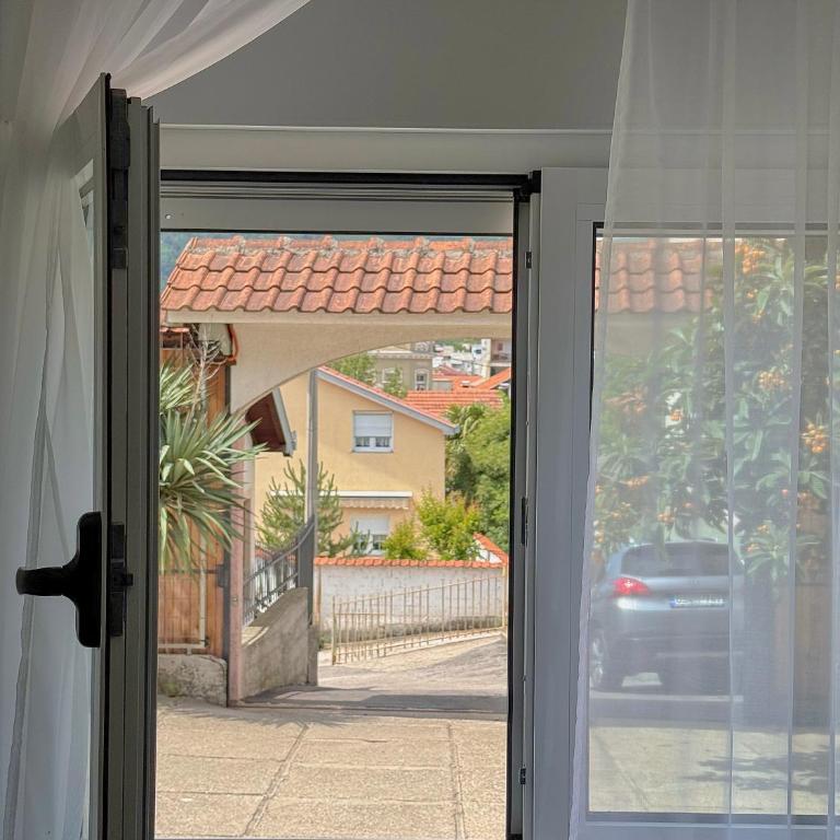 Amora Apartments - FREE parking - Deluxe One-Bedroom Apartment - 9