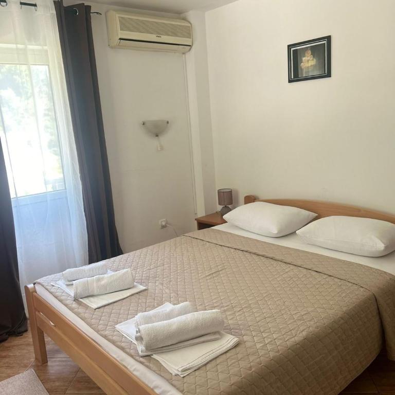 Tomy Garden House - Dvokrevetna Soba sa Bračnim Krevetom i Balkonom - 7