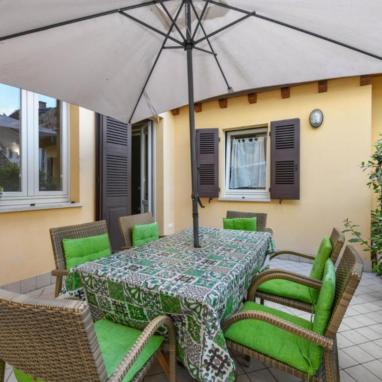 Flowers Apartments - Appartamento Deluxe con 2 Camere da Letto e Balcone - 3