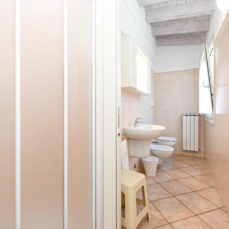 Flowers Apartments - Appartamento Deluxe con 2 Camere da Letto e Balcone - 14