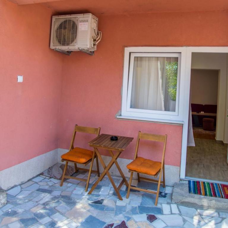 Apartment Enardi - Two-Bedroom Apartment - 10