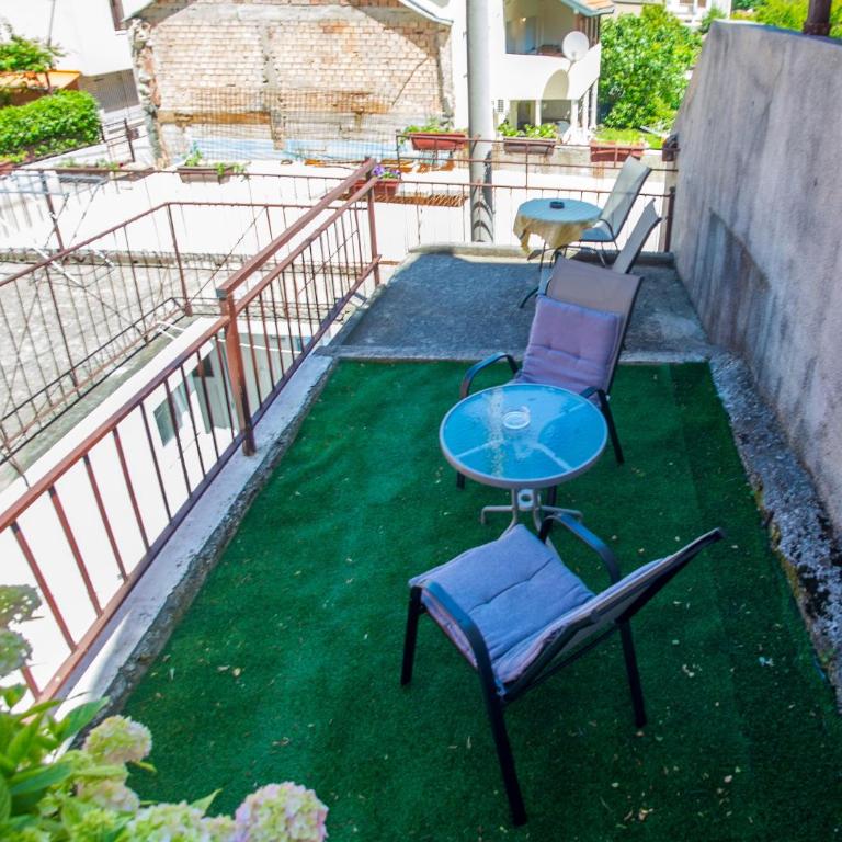Apartment Enardi - Two-Bedroom Apartment - 12