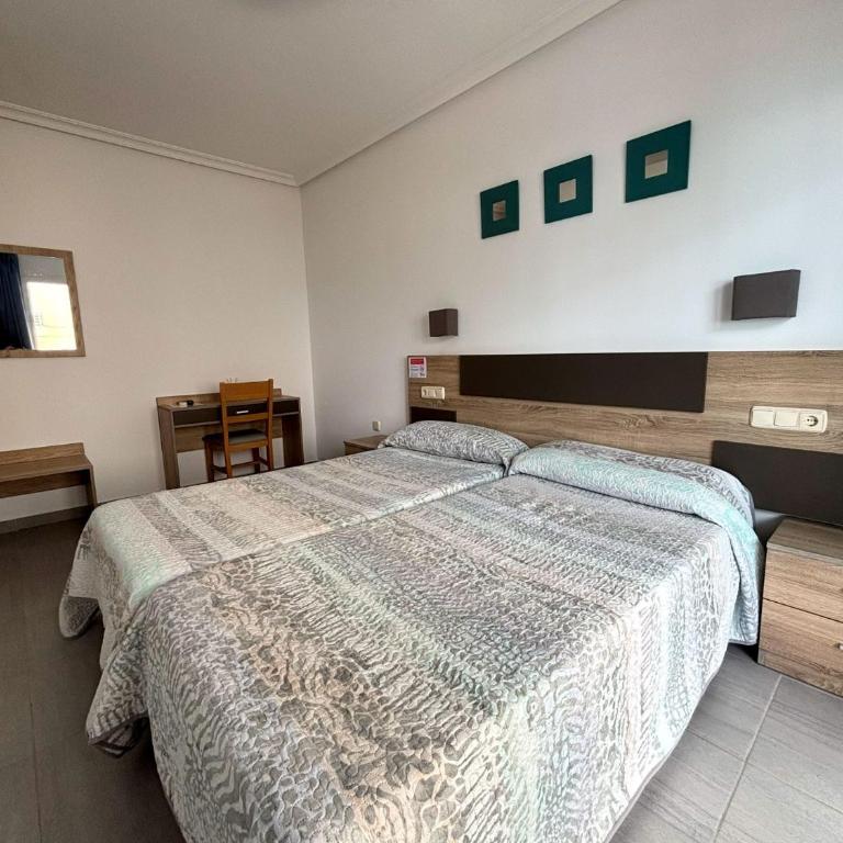 Hostal El Trovador - Habitación Doble Estándar - 2 camas - 9