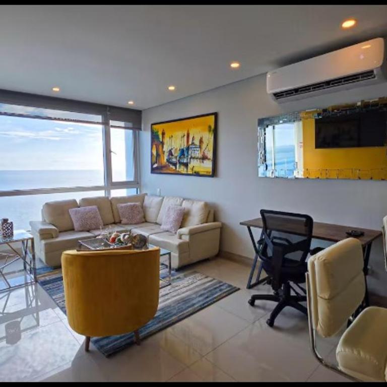 Oceanview Suite with two Pools, Gym & Guest Access - Penthouse Apartment - 7