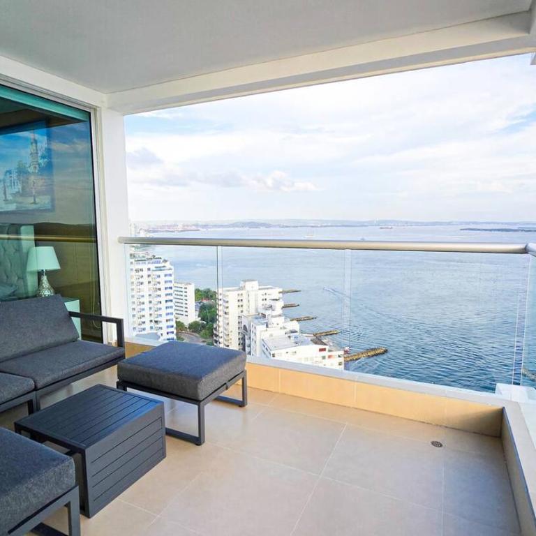 Oceanview Suite with two Pools, Gym & Guest Access - Penthouse Apartment - 1