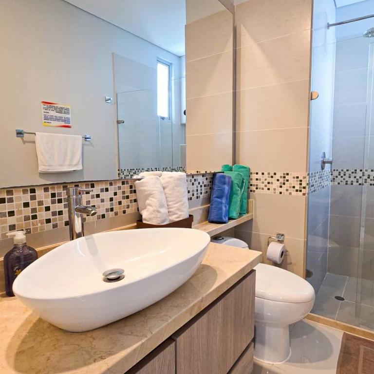 Oceanview Suite with two Pools, Gym & Guest Access - Penthouse Apartment - 13
