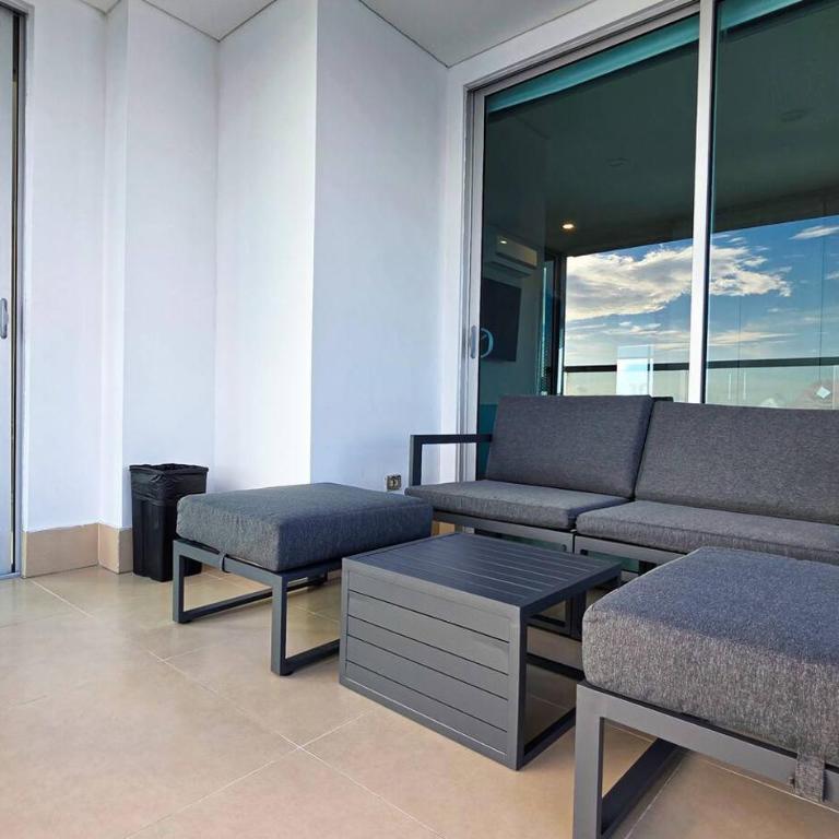 Oceanview Suite with two Pools, Gym & Guest Access - Penthouse Apartment - 20