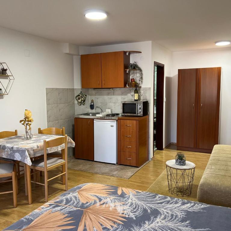 Savo Apartments - Studio s King-sajz Krevetom i Sofom na Izvlačenje - 8