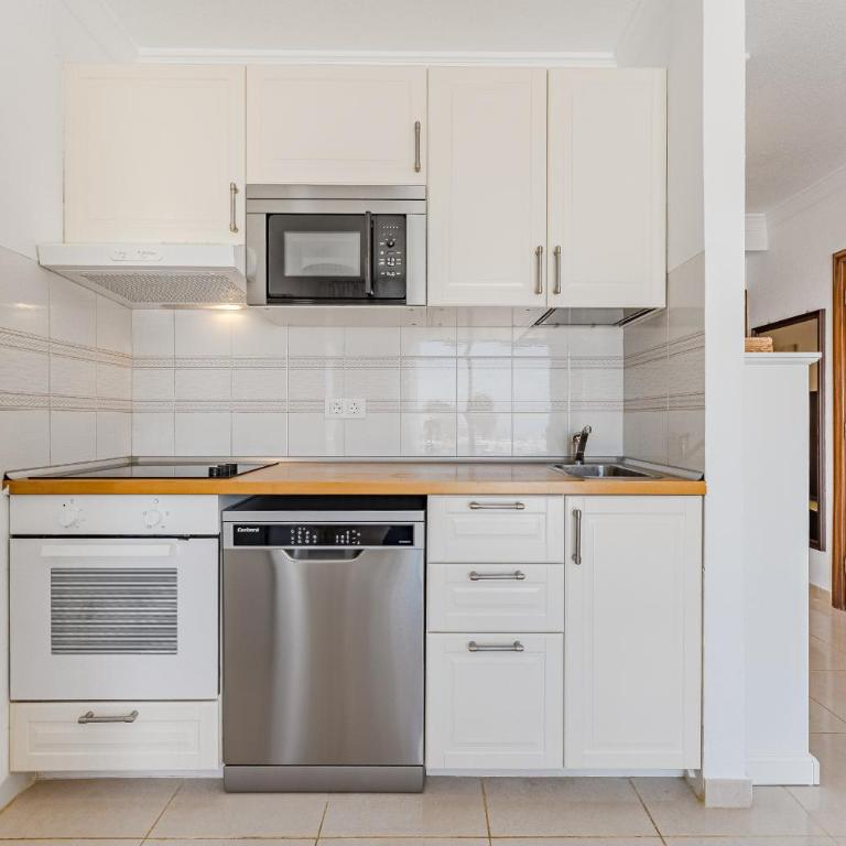 Sunset Paradise - One-Bedroom Apartment - 3