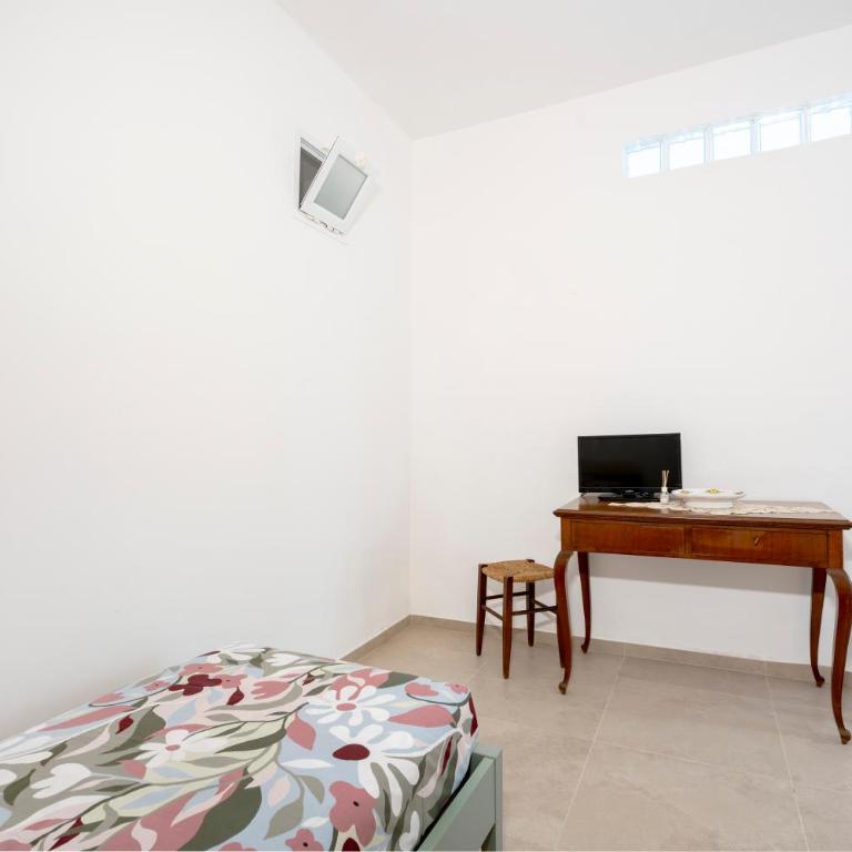 GuestHost - Oasi Monticelli - Three-Bedroom Apartment - 14