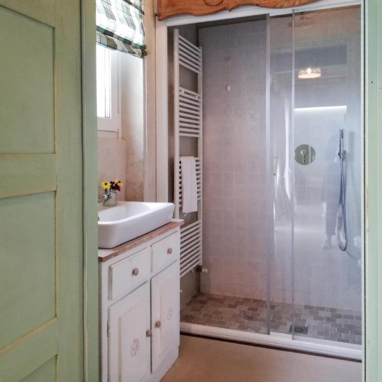 B&B Cà Montemezzano - Camera Matrimoniale con Bagno Privato - 17