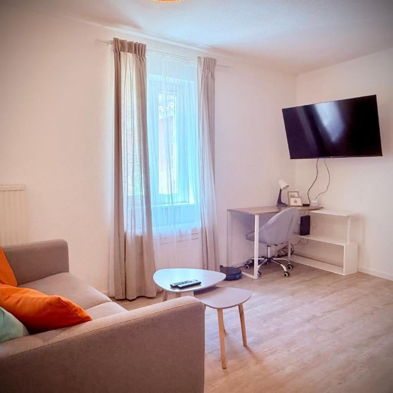 Apartment-NO elevator-Free private parking-Self check in !! Appartement-PAS ascenseur-Parking privé gratuit-Arrivée autonome!! - Superior Apartment - 3