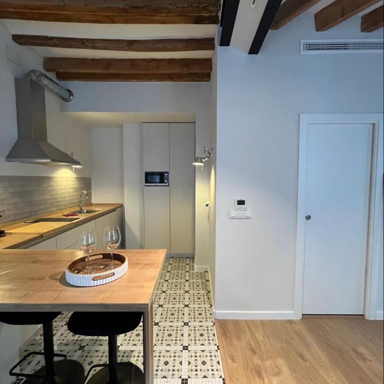 Charm and Modernity in Alicante - One-Bedroom Apartment - 10