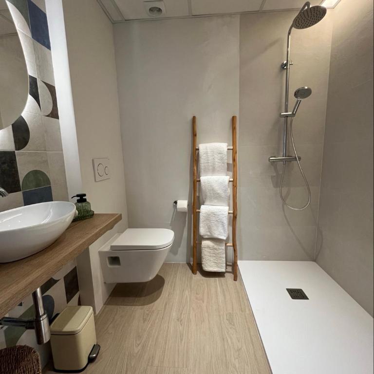 Charm and Modernity in Alicante - One-Bedroom Apartment - 8