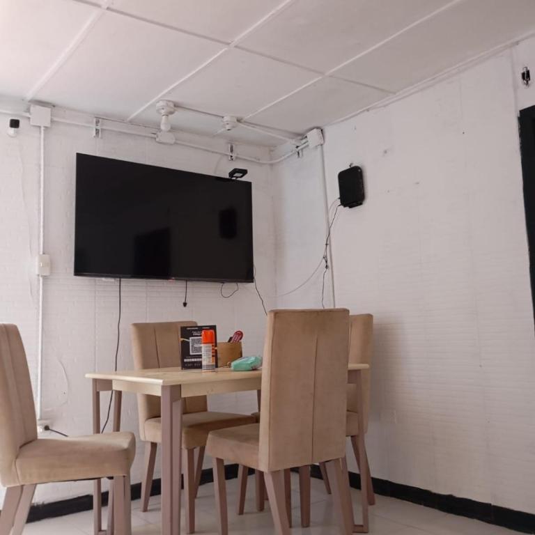 Shanty hostal - Habitación Compartida Mixta - 4 camas - 13