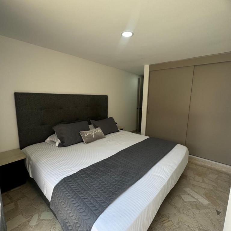 Excelente ubicación junto al Estadio y la 70 muy central - Two-Bedroom Apartment with Balcony and Terrace - 4