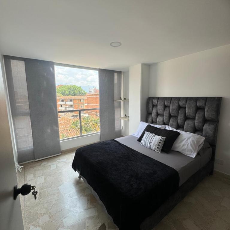 Excelente ubicación junto al Estadio y la 70 muy central - Two-Bedroom Apartment with Balcony and Terrace - 15