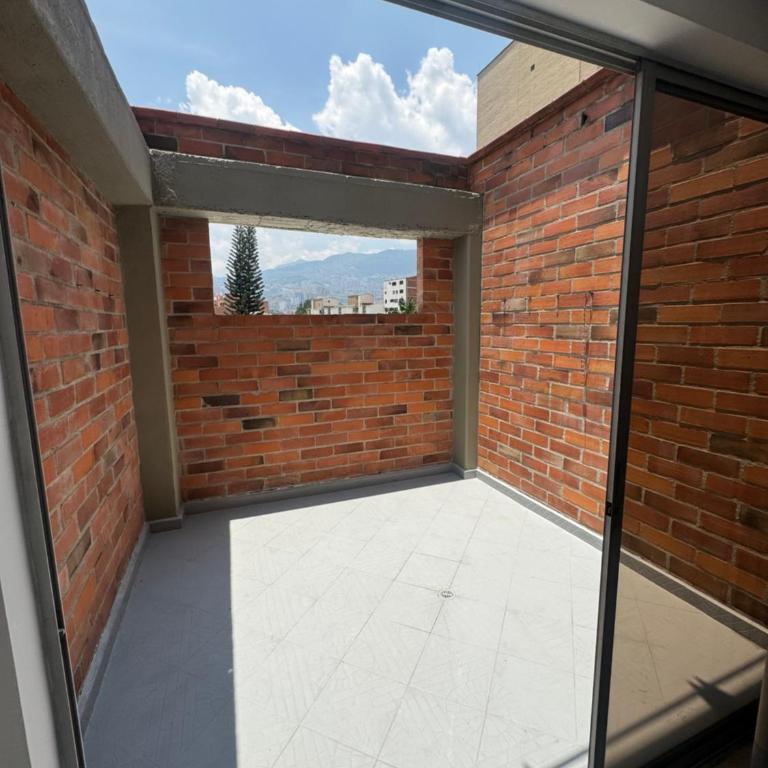 Excelente ubicación junto al Estadio y la 70 muy central - Two-Bedroom Apartment with Balcony and Terrace - 11