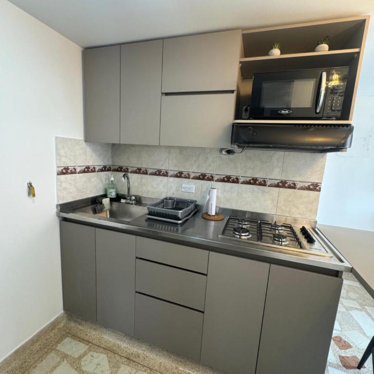 Excelente ubicación junto al Estadio y la 70 muy central - Two-Bedroom Apartment with Balcony and Terrace - 22