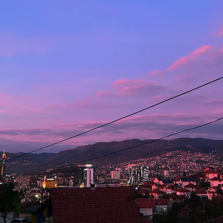 Close to SCC Luxury apartment in Sarajevo - Kuća sa 2 Spavaće Sobe - 17