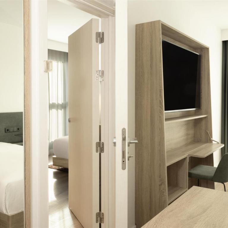 Hampton By Hilton Malaga Martiricos - Habitaciones Comunicadas Familiares - 7