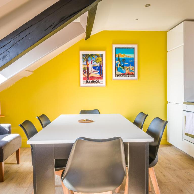 CENTRE VILLE, plusieurs appartements rénovés lumineux dans meme immeuble - Appartement 3 Chambres avec Vue - 9