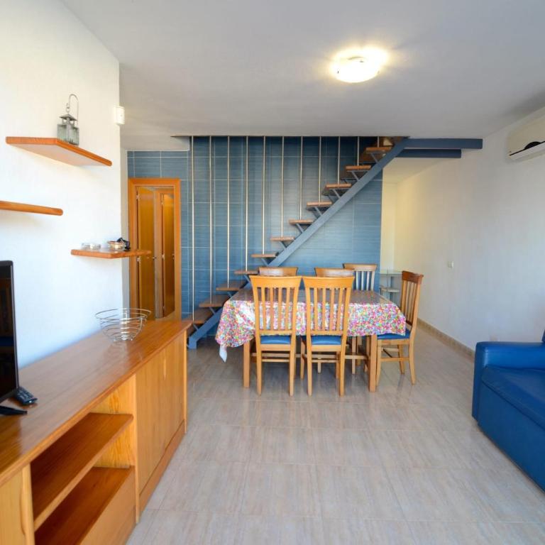 Apartment in Spain near Sandy Beach - Three-Bedroom Apartment - 2